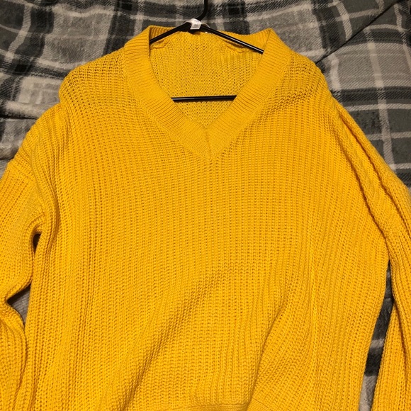 Sweater - Picture 2 of 2